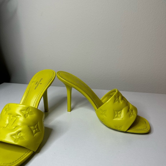 Neon green/yellow LV heels - Picture 4 of 10